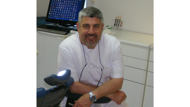 Tandlæge Necip Albayrak